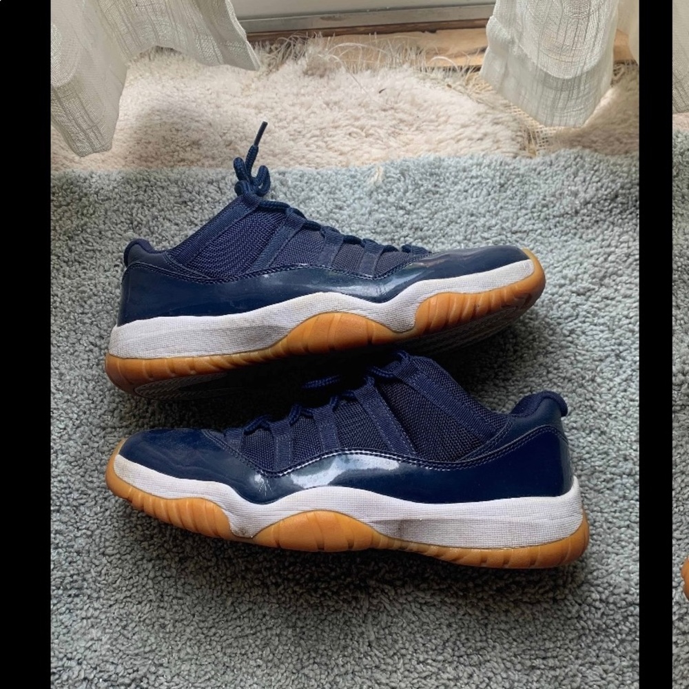 Jordan 11 Low “Navy”